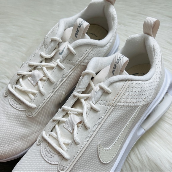 NWT Nike Air Max Intrlk Lite Women’s Shoes - Picture 6 of 9